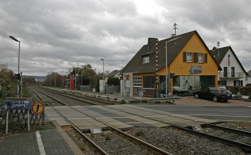 Hp Miesenheim: Ehemaliges Empfangsgebäude.