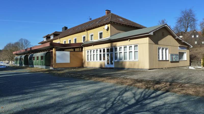 Südseite des ehemaligen Bahnhofs der Innerstetalbahn in Clausthal-Zellerfeld