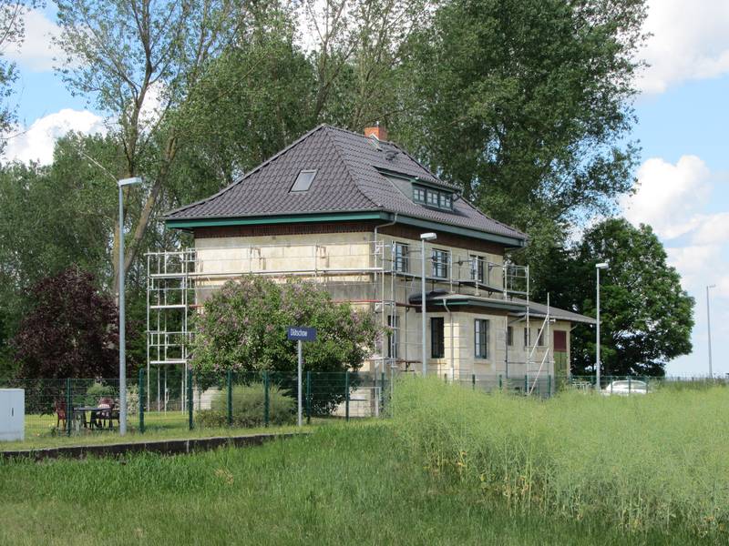 Dütschow Bahnhof 2012-05-27 026.JPG
