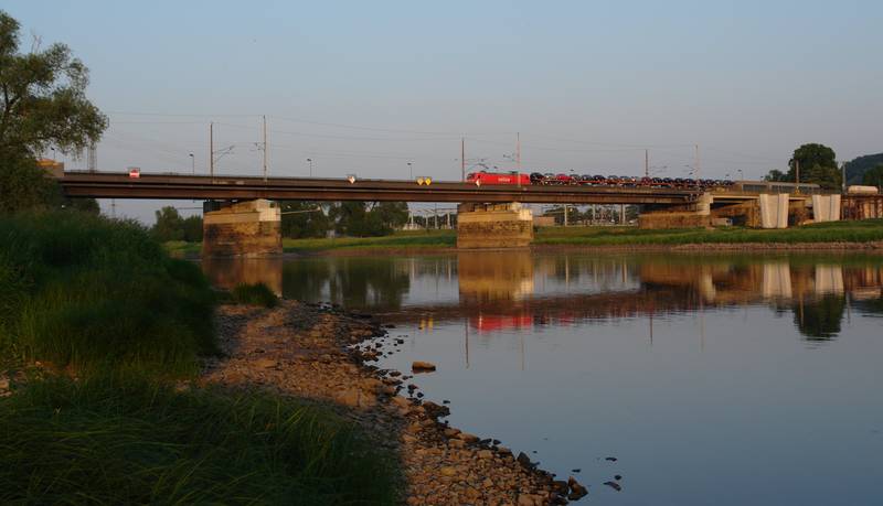 Bridge over Elbe River of the railway line Dresden–Berlin at Niederwartha, Germany