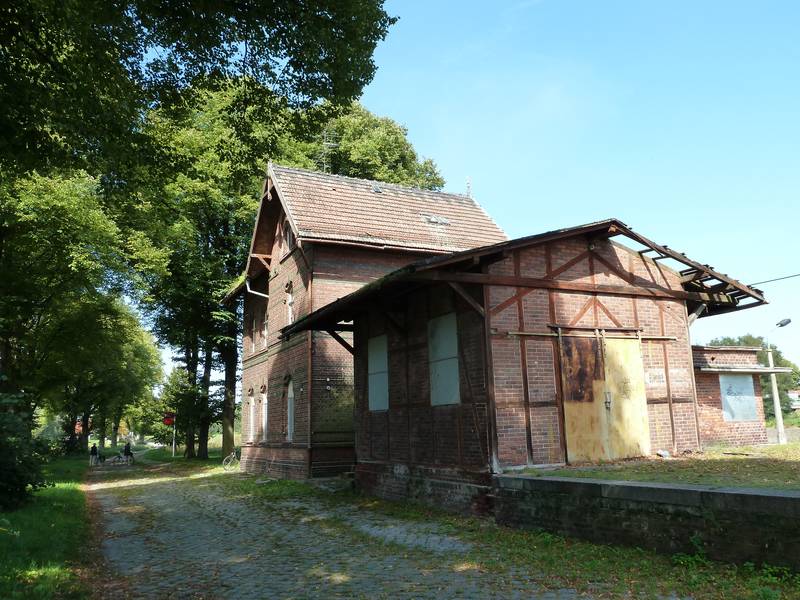 Bahnhof Buckow bei Beeskow, denkmalgeschütztes Empfangsgebäude