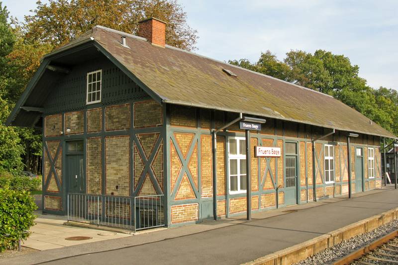 Fruens Bøge Station.jpg