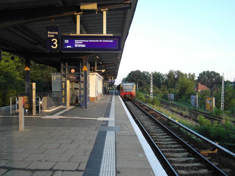 Berlin - S-Bahnhof Plänterwald