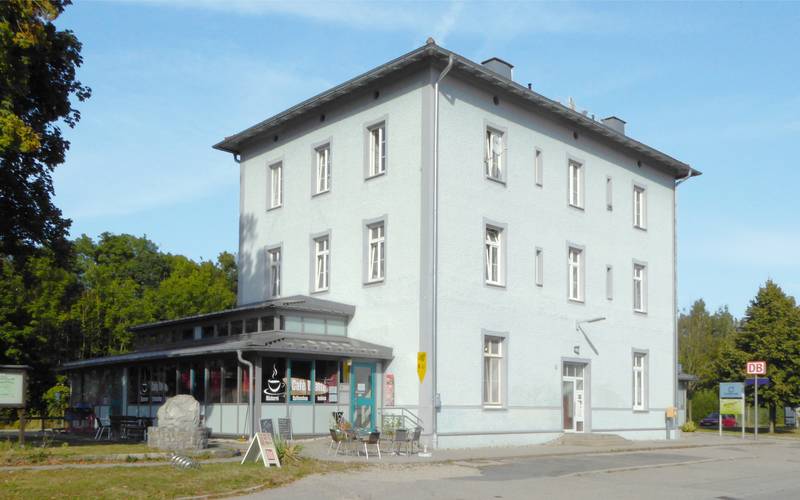 Bahnhof von Gars am Inn, Stadtseite.