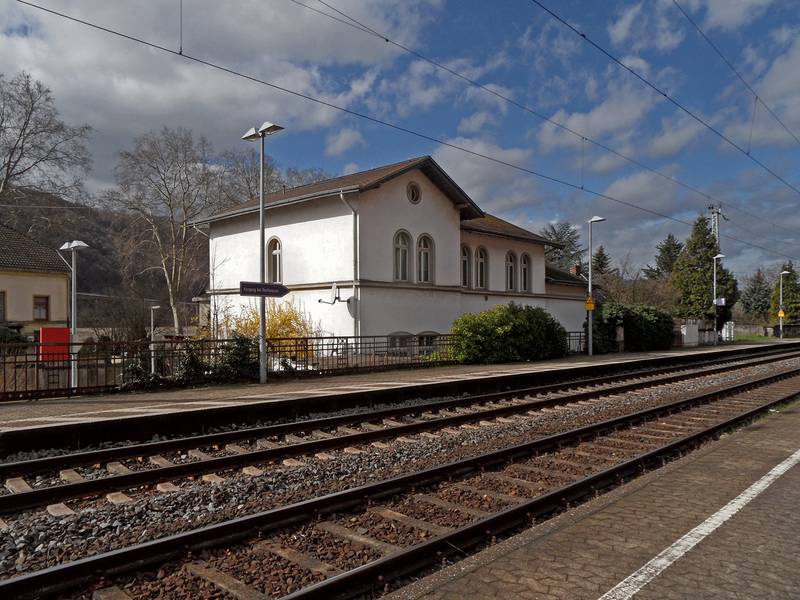 Leutesdorf (Rhein) Bahnhof.jpg