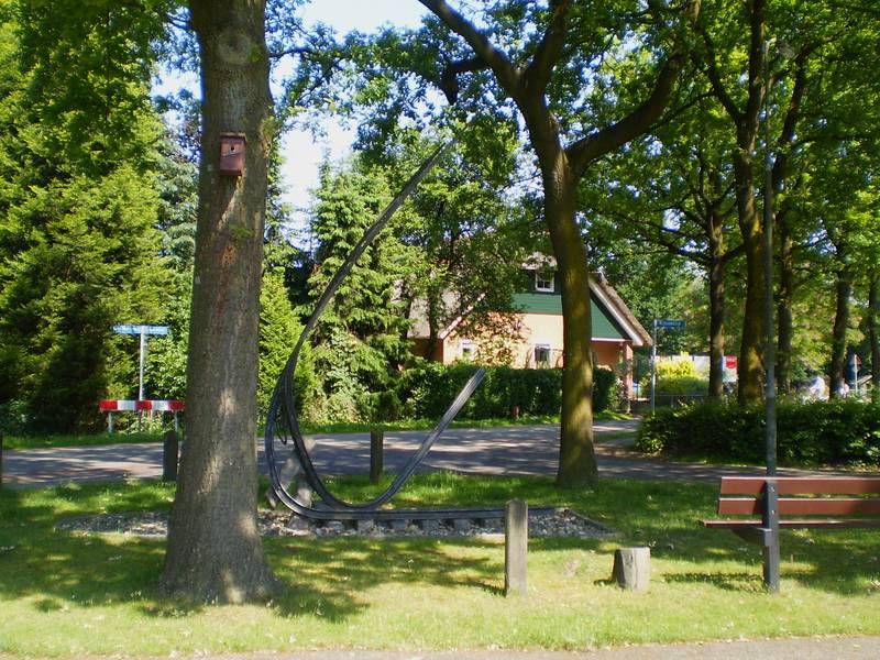 Spoormonument De Heurne.jpg