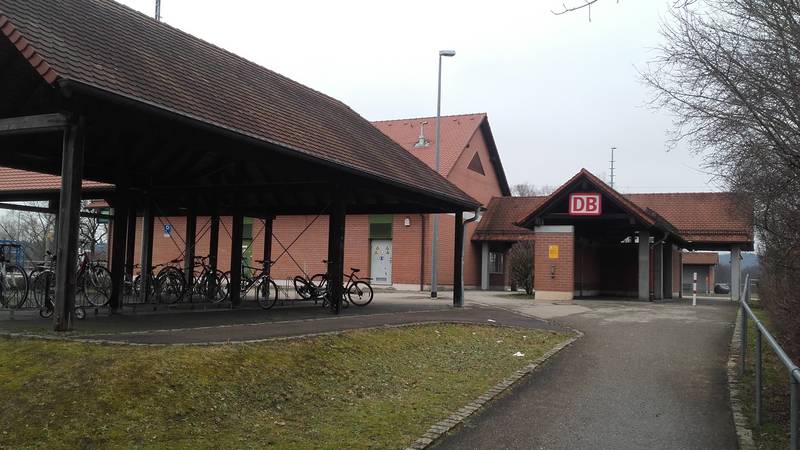Zugang Bahnhof Gessertshausen