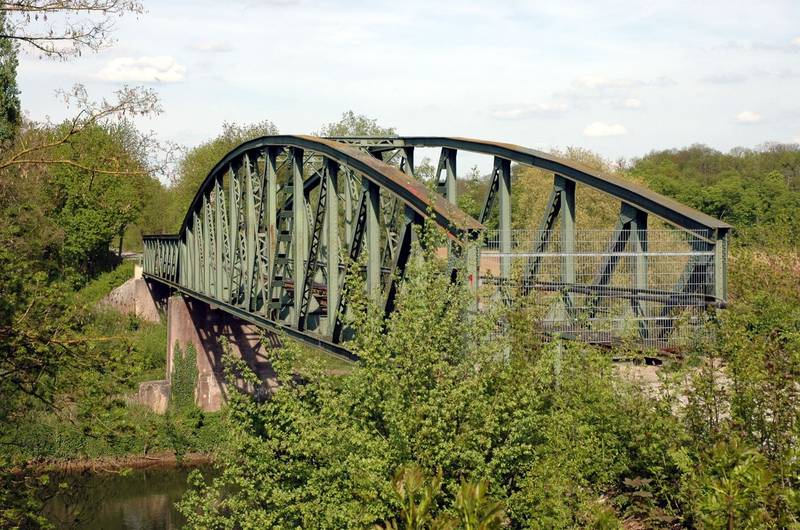 Kocher bridge of lower Kocher railway near Bad Friedrichshall-Hagenbach, abandoned in 1993