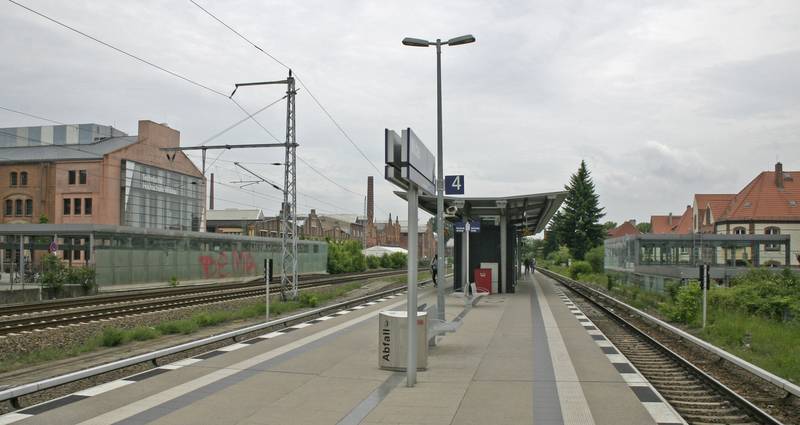 Bf Wildau: Bahnsteig in Blickrichtung Zeuthen.