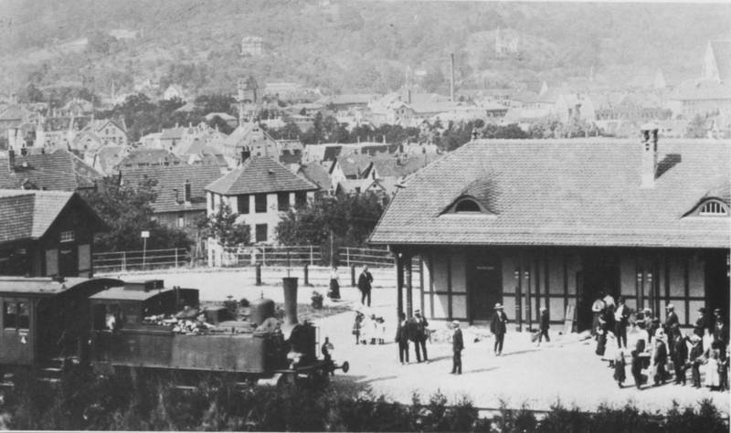 Haltepunkt Schwäbisch Gmünd-Süd mit Dampflokomotive Württembergische T 3.