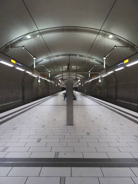 S-Bahnhof Offenbach-Ledermuseum der S-Bahn Rhein-Main / Frankfurt - Linien S1,S2,S8,S9