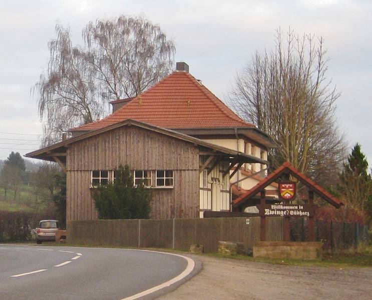 Blick zum ehemaligen Bahnhof Zwinge