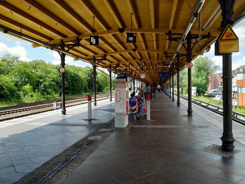 Bahnhof Berlin Neukölln in Berlin-Neukölln (Bezirk Neukölln)