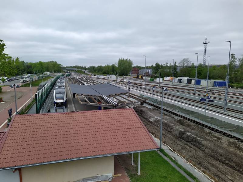 Bahnhof Sande in der Umbauphase Mai 2021, Fußgängerbrücke ist abgerissen