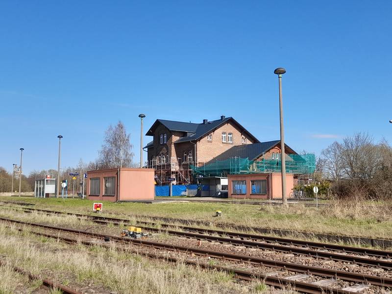 Bahnhof Niederpöllnitz, Empfangsgebäude (2022)