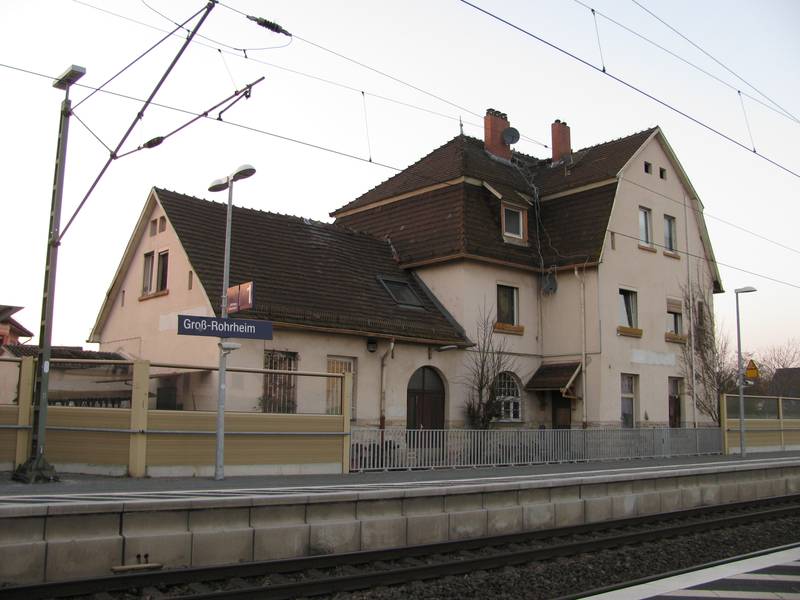 das Empfangsgebäude vom Bahnhof Groß Rohrheim
