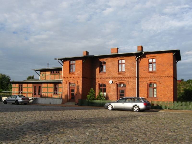 2010 Wariner Bahnhof.JPG