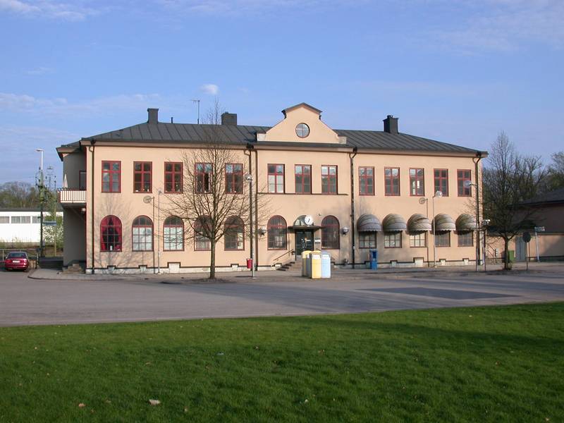Railway station Motala Sweden.JPG