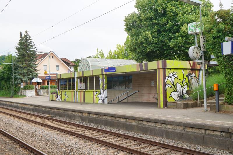 Der Bahnhof Beutelsbach ist eine Station der S-Bahn Stuttgart.