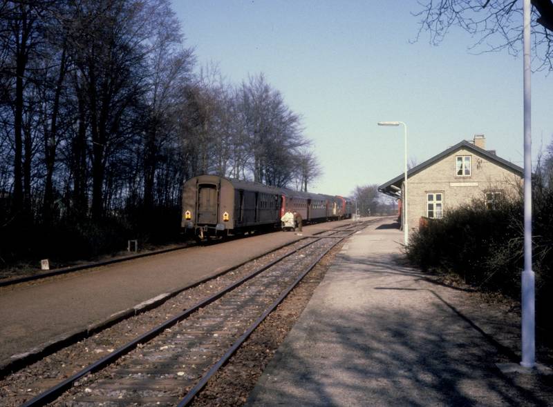 DSB-Kleinstadtbahnhöfe Bahnhof Holme-Olstrup 837716.jpg