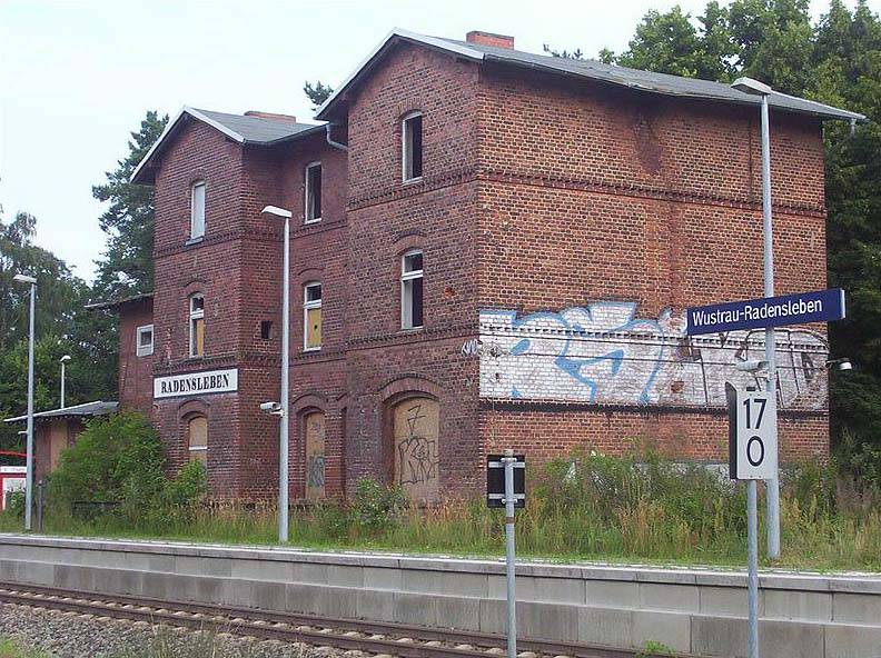 Empfangsgebäude HP Wustrau-Radensleben