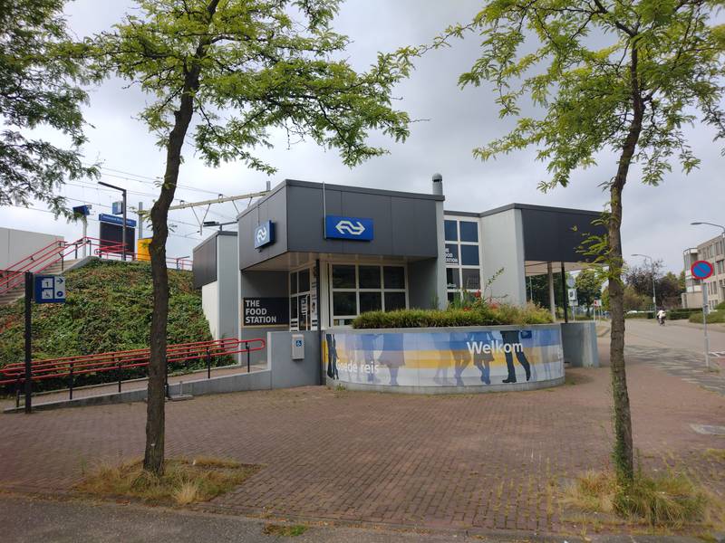 Station building of Helmond Brouwhuis train station.