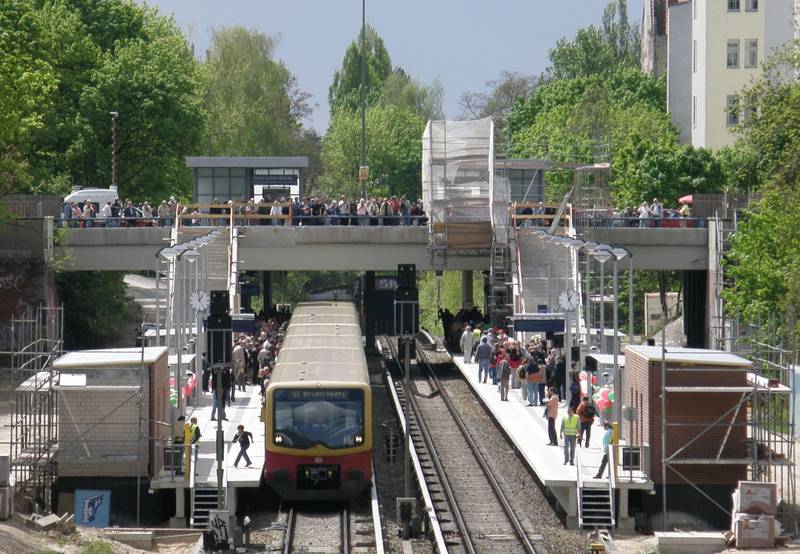 Eröffnung des S-Bahnhofs Julius-Leber-Brücke in Berlin-Schöneberg