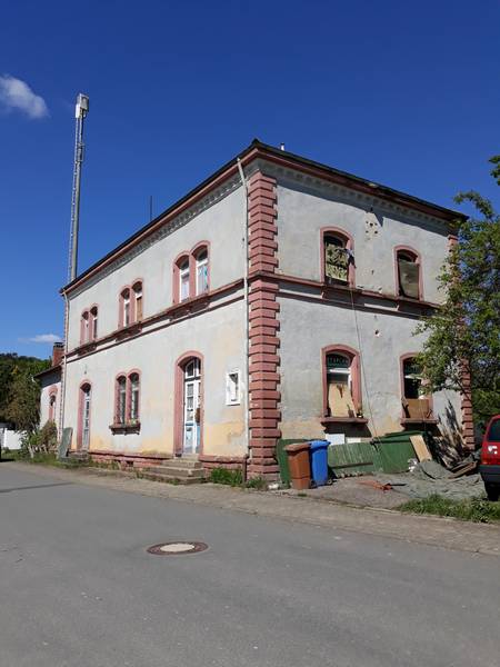 Bahnhofsempfangsgebäude