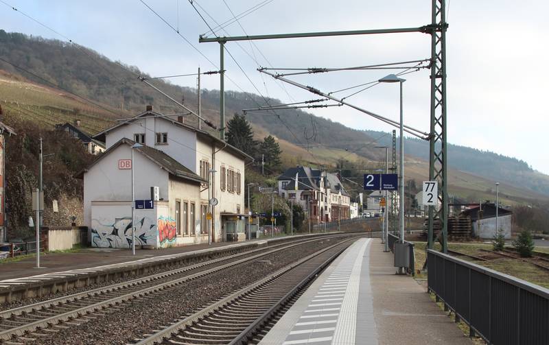 Bahnhof Lorch am Rhein 2017 (3).jpg
