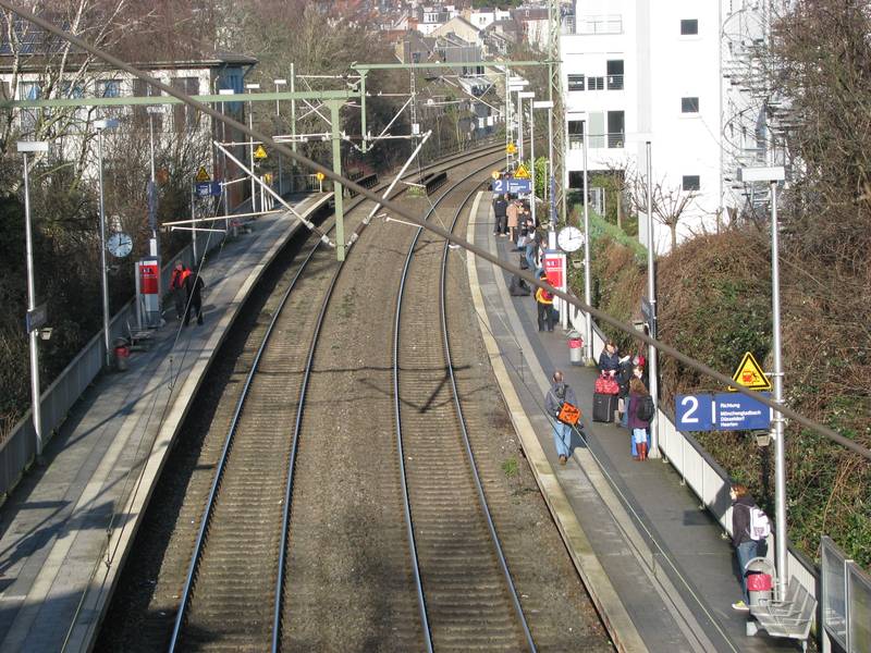 AC Schanz Bahnsteige.JPG