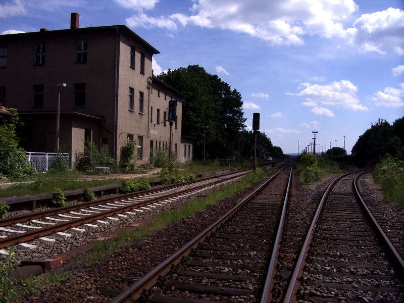 Empfangsgebäude des Bahnhofs Straßgräbchen-Bernsdorf, Landkreis Bautzen in Sachsen