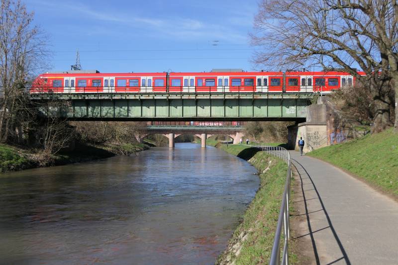 Niddabrücke der Main-Lahn-Bahn 2.jpg
