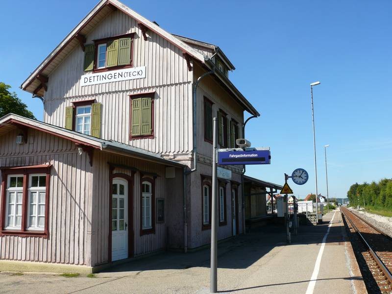Der Haltepunkt Dettingen an der Teckbahn.
