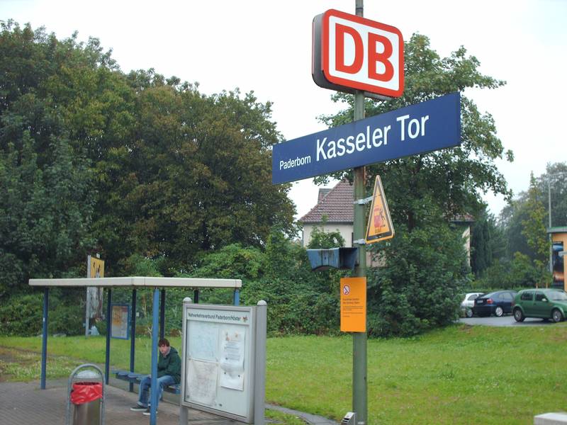 Bahnhof Paderborn Kasseler Tor.jpg