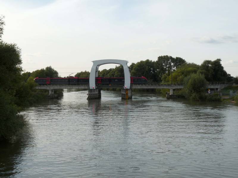 De spoorbrug van de MerwedeLingelijn over de Wantij in Dordrecht