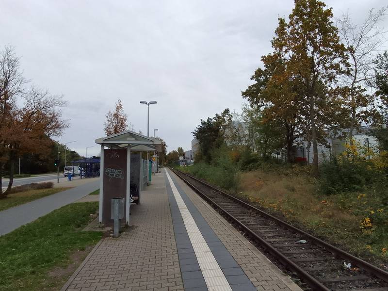 Railway station Dreieich-Weibelfeld