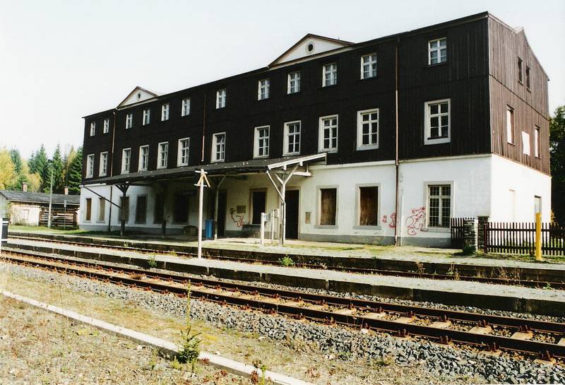 Zwotental railway station.jpg