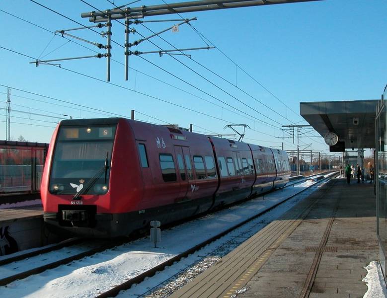 Kopenhagen-dsb-s-bahnlinie-f-sh-573365.jpg
