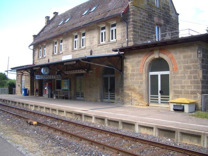 Niederstetten, Bahnhof, Bahnsteig 1