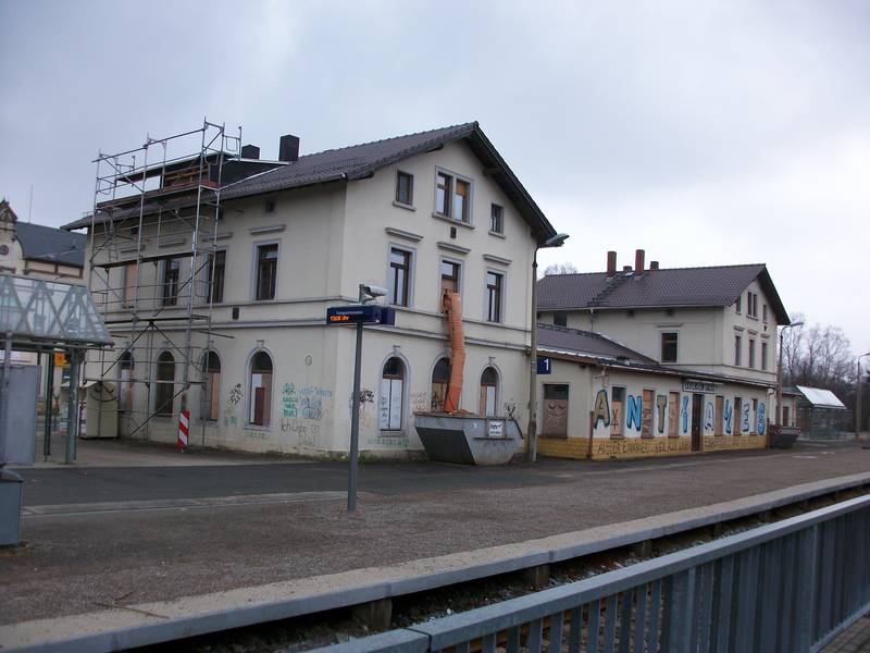 Bahnhof Lichtenstein (Sachs), Empfangsgebäude (Gleisseite) (2016)
