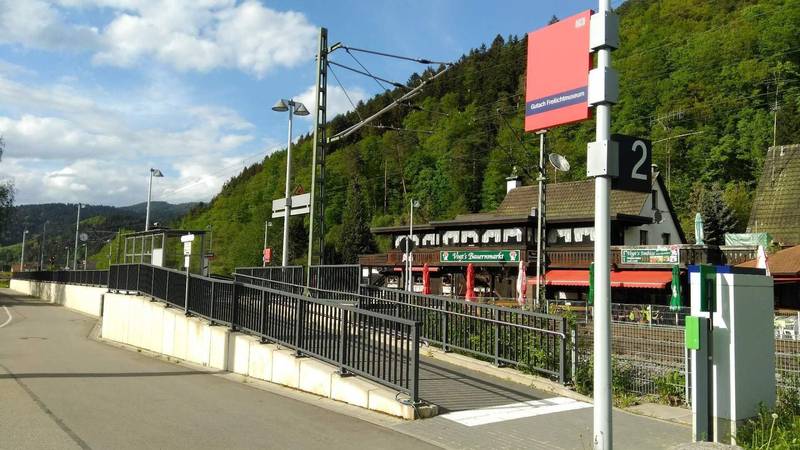 Gutach Freilichtmuseum station.jpg