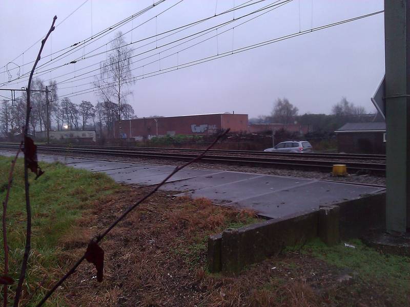 het perron van de voormalige stopplaats fbk stadion