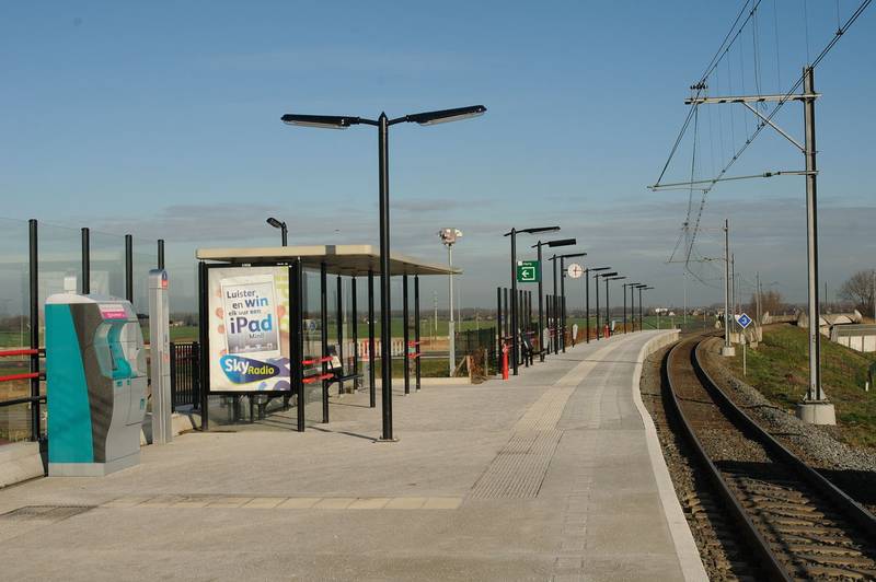 Railway station Sliedrecht Baanhoek with only one track and one platform.
