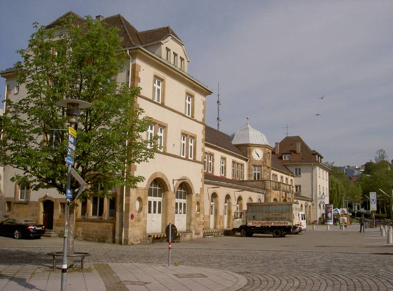 Empfangsgebäude des Feuerbacher Bahnhofs