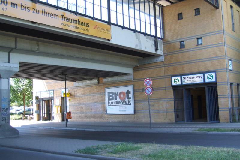 S-Bahn station Schichauweg in Berlin. Version with higher resolution is available.