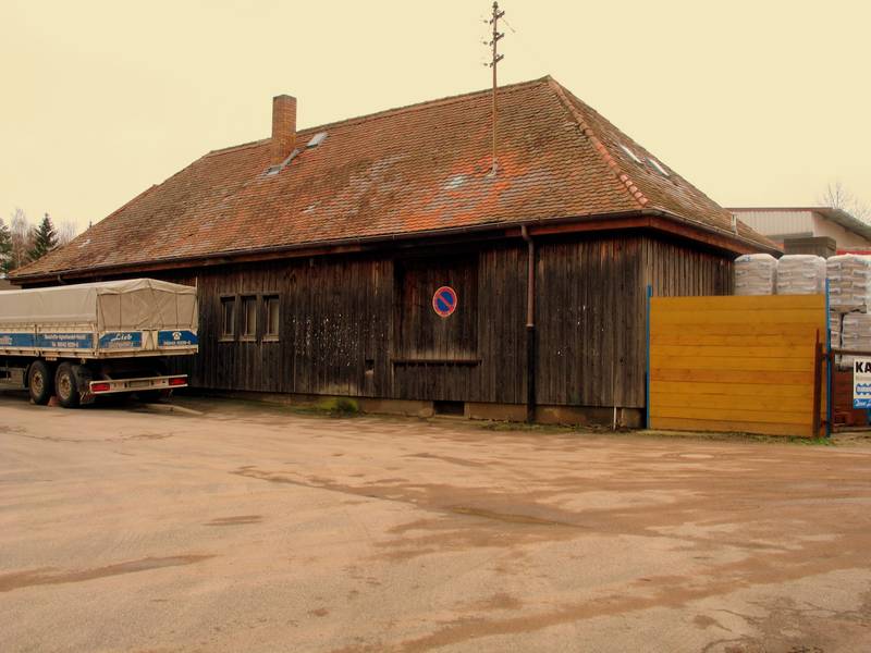 <ul><li>de Scheßlitz: Ehemaliger Bahnhof.</li></ul>