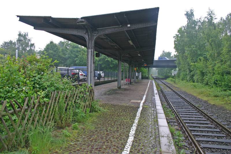 Bahnsteig des Haltepunkts Gladbeck Ost, Blickrichtung Buer