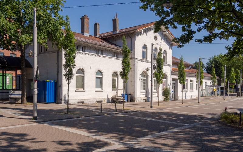 Ehemaliges Empfangsgebäude des Bahnhofs Achim, Landkreis Verden/Aller.