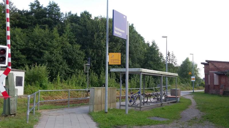 Steinhausen-Neuburg railway station