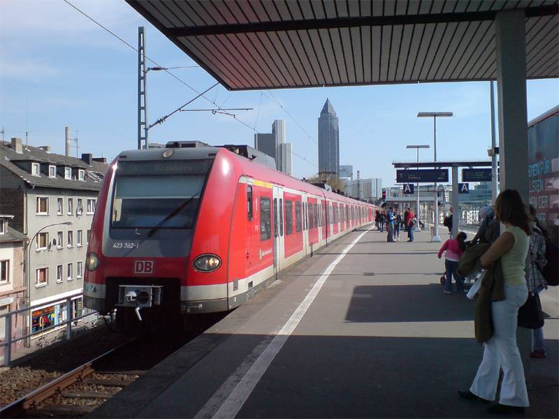 Frankfurt am Main - Westbahnhof, Gleis 1, ET 423, Linie S4